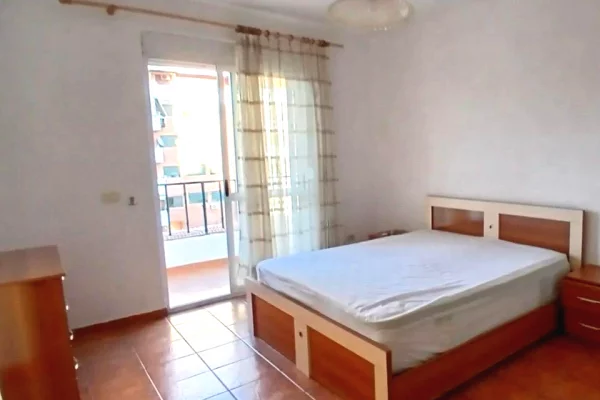 Shtepi me qera Apartament ne Tirane, 1+1, Mobilimi E mobiluar, Pagesa 50,000  Leke.
