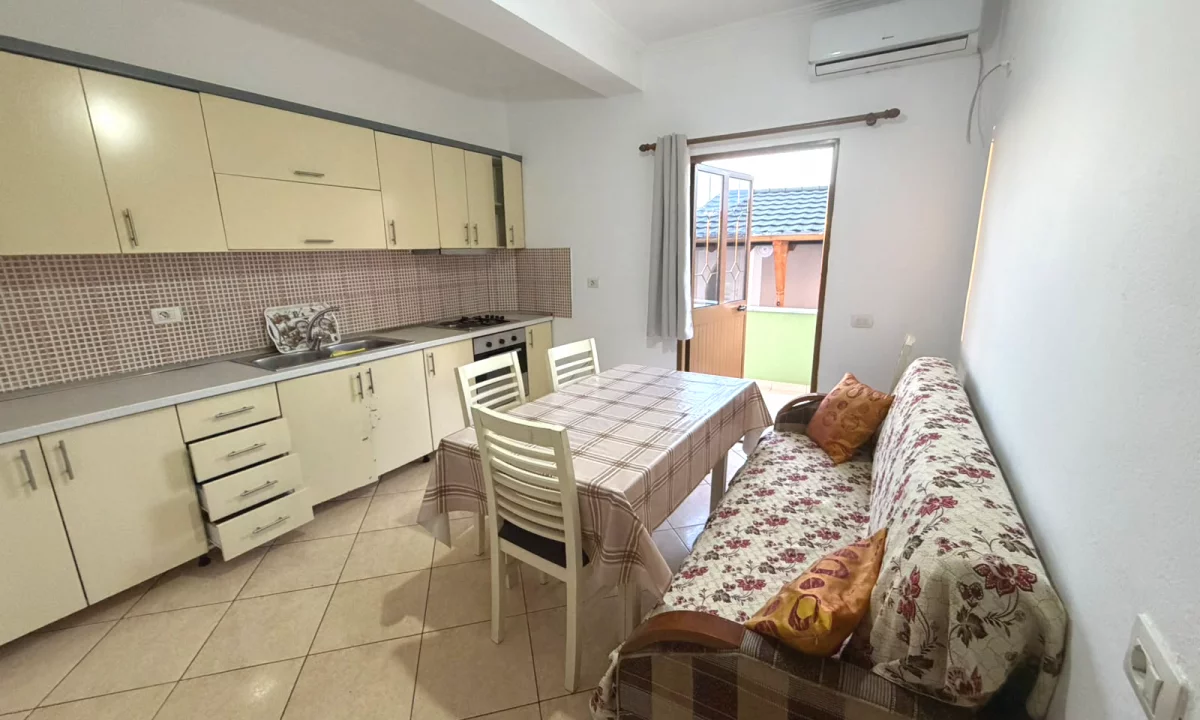 Shtepi me qera Apartament ne Tirane, 2+1, Mobilimi E mobiluar, Pagesa 400  Euro.