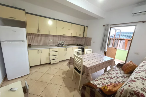 Shtepi me qera Apartament ne Tirane, 2+1, Mobilimi E mobiluar, Pagesa 400  Euro.