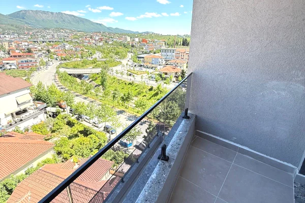 Shtepi ne shitje Apartament ne Tirane, 2+1, Mobilimi Bosh, pa mobiluar, Pagesa 18,500,000  Leke.