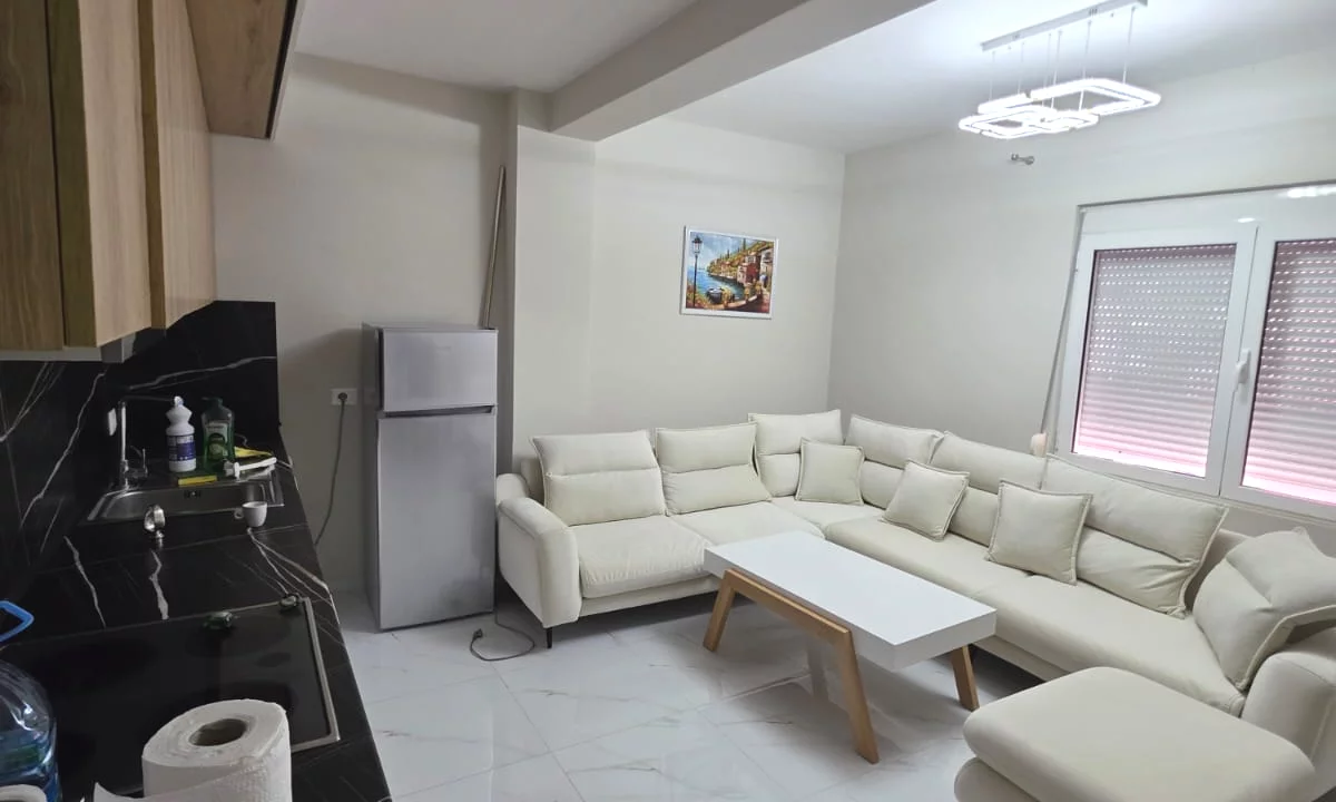 Shtepi me qera Apartament ne Tirane, 1+1, Mobilimi E mobiluar, Pagesa 600  Euro.