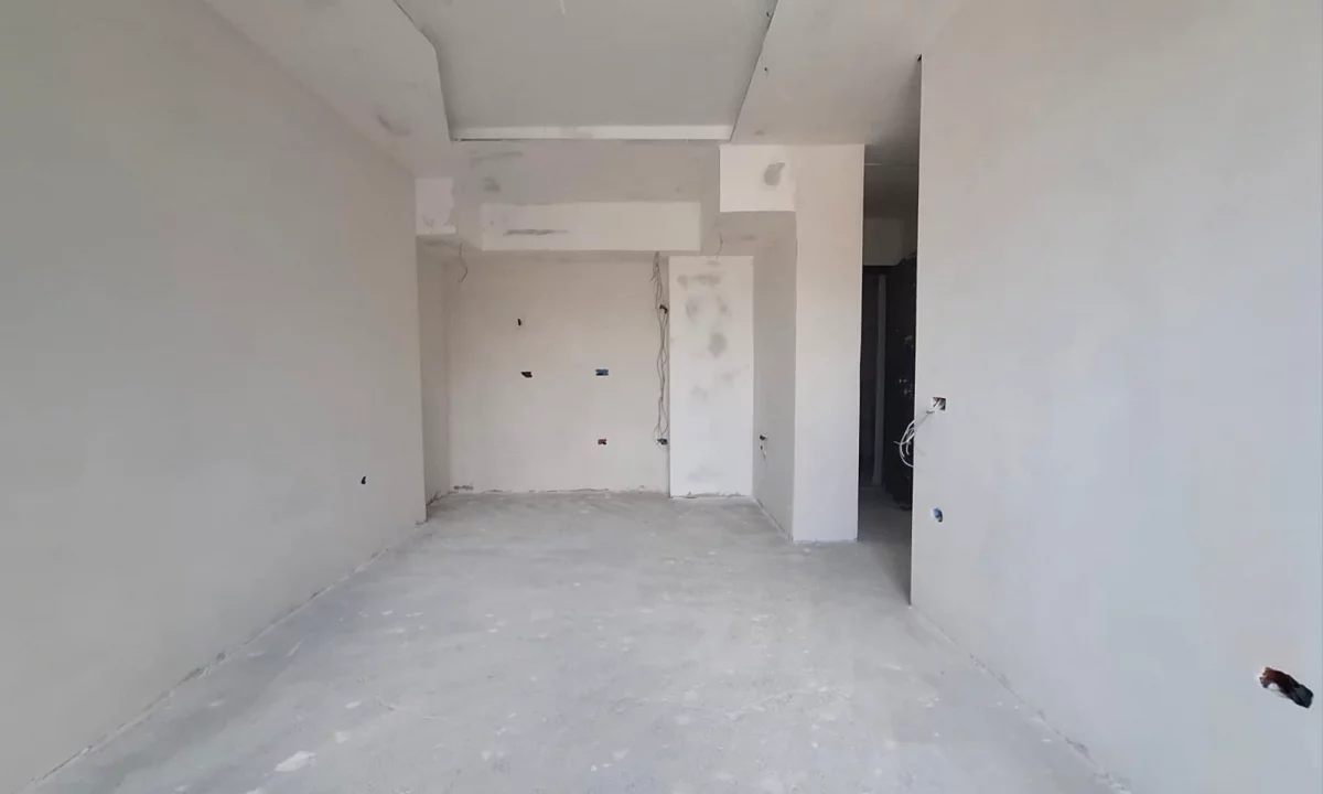 Shtepi ne shitje Apartament ne Tirane, 1+1, Mobilimi Bosh, pa mobiluar, Pagesa 118,000  Euro.
