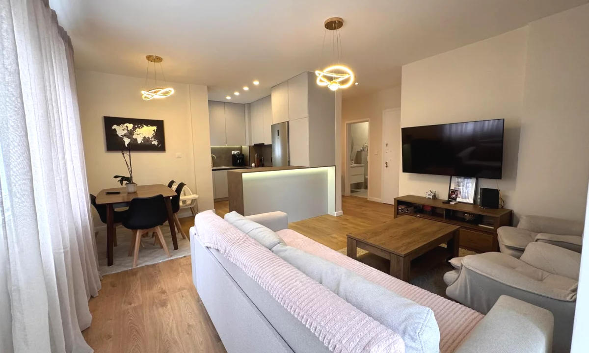 Shtepi ne shitje Apartament ne Tirane, 2+1, Mobilimi E mobiluar, Pagesa 240,000  Euro.