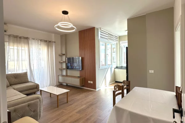 Shtepi me qera Apartament ne Tirane, 2+1, Mobilimi E mobiluar, Pagesa 90,000  Leke.