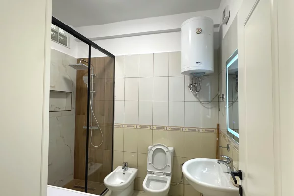 Shtepi me qera Apartament ne Tirane, 2+1, Mobilimi E mobiluar, Pagesa 90,000  Leke.
