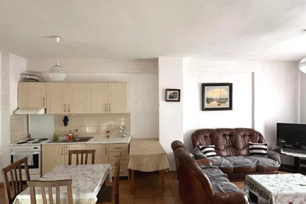 Shtepi me qera Apartament ne Tirane, 1+1, Mobilimi E mobiluar, Pagesa 30,000  Leke.