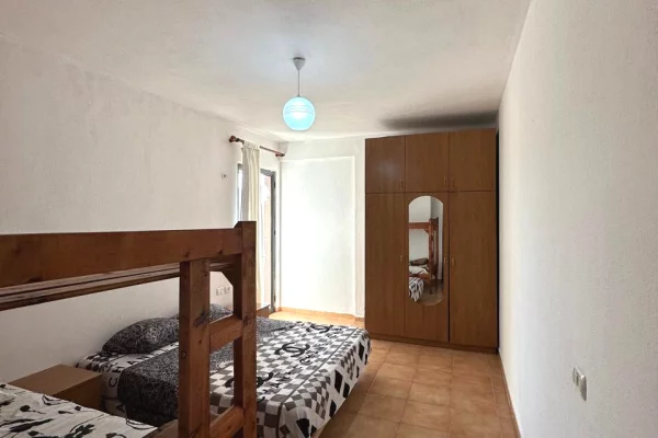 Shtepi me qera Apartament ne Tirane, 1+1, Mobilimi E mobiluar, Pagesa 30,000  Leke.