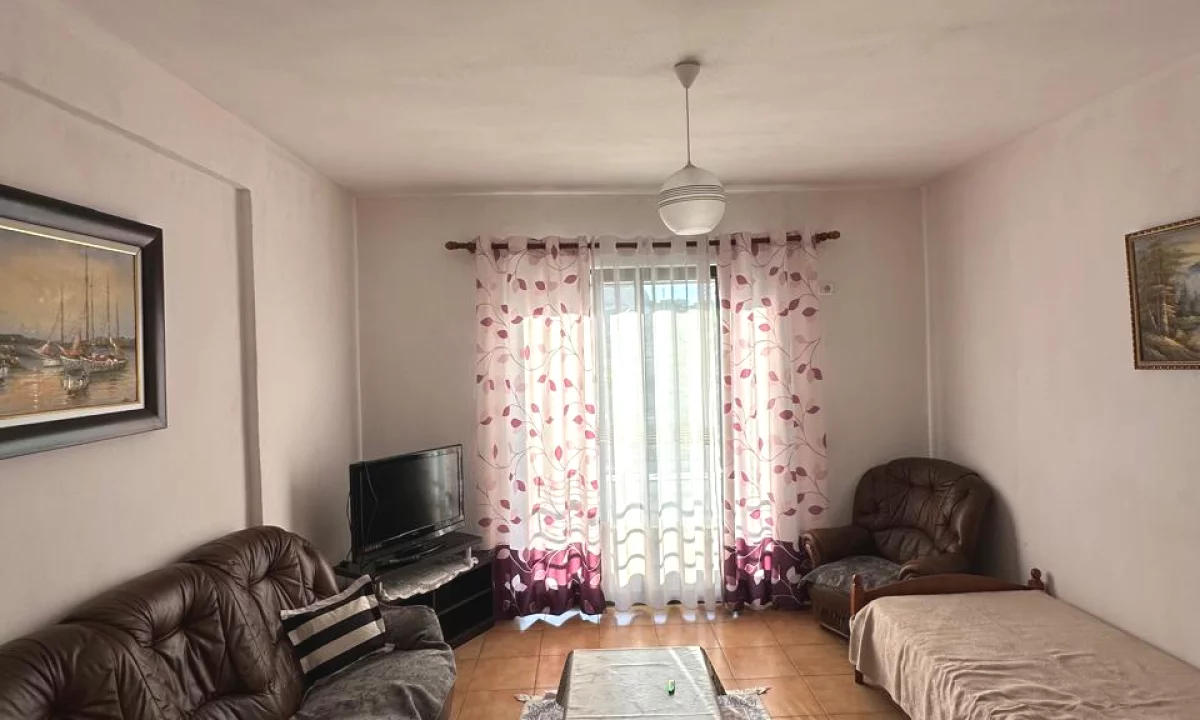 Shtepi me qera Apartament ne Tirane, 1+1, Mobilimi E mobiluar, Pagesa 30,000  Leke.