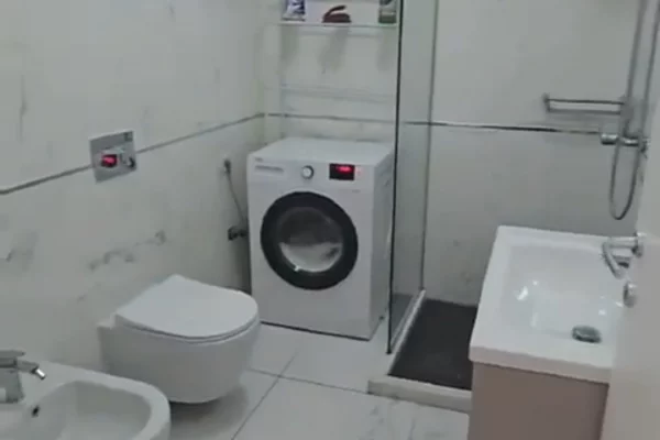 Shtepi me qera Apartament ne Tirane, 3+1, Mobilimi E mobiluar, Pagesa 1,300  Euro.