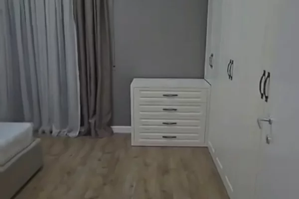 Shtepi me qera Apartament ne Tirane, 3+1, Mobilimi E mobiluar, Pagesa 1,300  Euro.