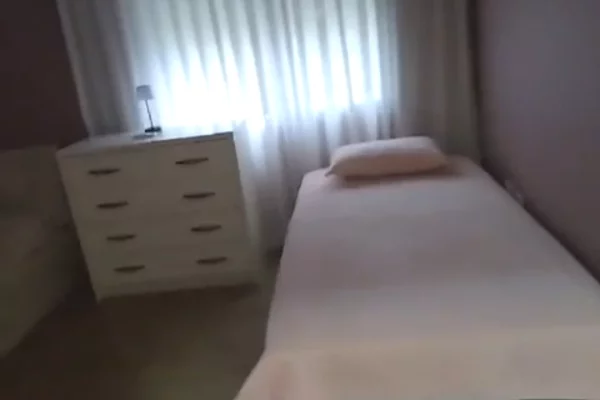 Shtepi me qera Apartament ne Tirane, 3+1, Mobilimi E mobiluar, Pagesa 1,300  Euro.