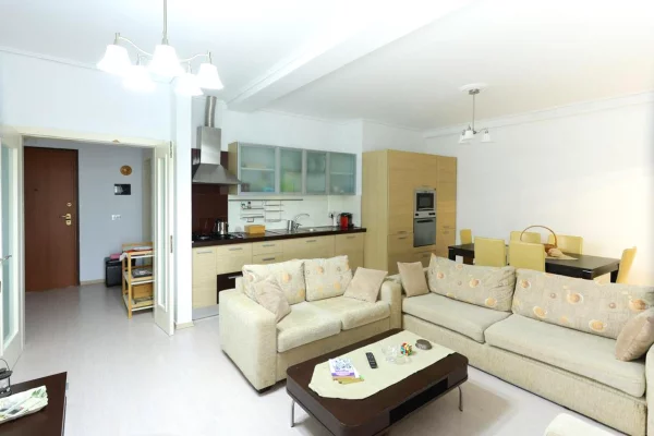 APARTAMENT 2+1+2 PËR SHITJE KOMPLEKSI GRAND