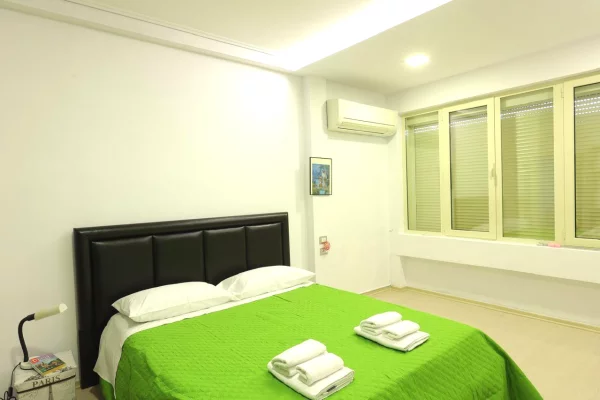 Shtepi ne shitje Apartament ne Tirane, 2+1, Mobilimi E mobiluar, Pagesa 200,000  Euro.