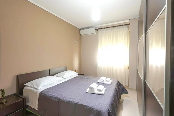 Shtepi ne shitje Apartament ne Tirane, 2+1, Mobilimi E mobiluar, Pagesa 200,000  Euro.