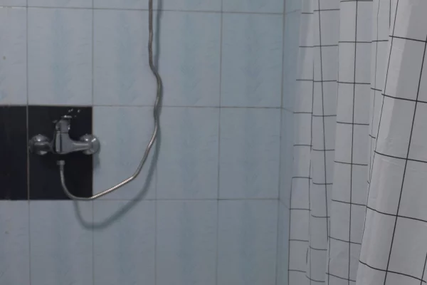 Shtepi me qera Apartament ne Tirane, 1+1, Mobilimi Pjeserisht e mobiluar, Pagesa 50,000  Leke.