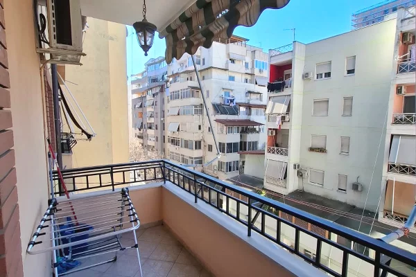 Shtepi me qera Apartament ne Tirane, 1+1, Mobilimi E mobiluar, Pagesa 55,000  Leke.