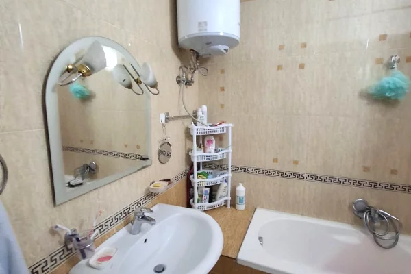 Shtepi me qera Apartament ne Tirane, 1+1, Mobilimi E mobiluar, Pagesa 55,000  Leke.
