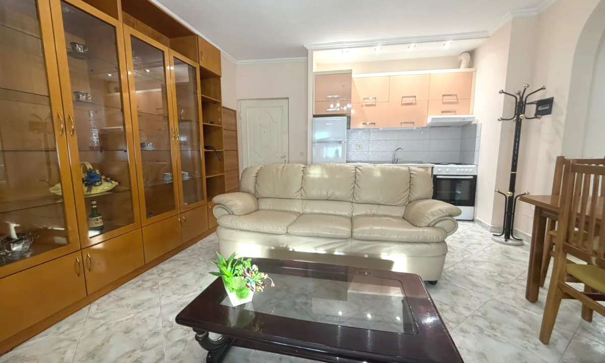 Shtepi me qera Apartament ne Tirane, 1+1, Mobilimi E mobiluar, Pagesa 50,000  Leke.