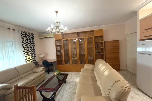 Shtepi me qera Apartament ne Tirane, 1+1, Mobilimi E mobiluar, Pagesa 50,000  Leke.