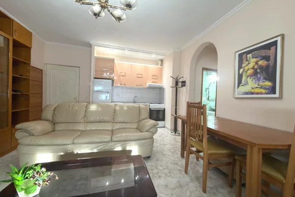 Shtepi me qera Apartament ne Tirane, 1+1, Mobilimi E mobiluar, Pagesa 50,000  Leke.
