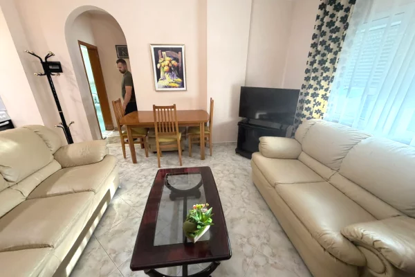 Shtepi me qera Apartament ne Tirane, 1+1, Mobilimi E mobiluar, Pagesa 50,000  Leke.