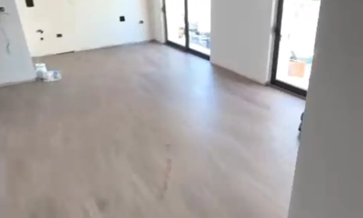 Shtepi ne shitje Apartament ne Tirane, 1+1, Mobilimi Bosh, pa mobiluar, Pagesa 16,500,000  Leke.
