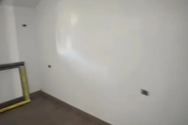 Shtepi ne shitje Apartament ne Tirane, 1+1, Mobilimi Bosh, pa mobiluar, Pagesa 16,500,000  Leke.