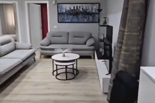Shtepi me qera Apartament ne Tirane, 2+1, Mobilimi E mobiluar, Pagesa 800  Euro.