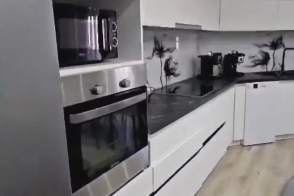 Shtepi me qera Apartament ne Tirane, 2+1, Mobilimi E mobiluar, Pagesa 800  Euro.