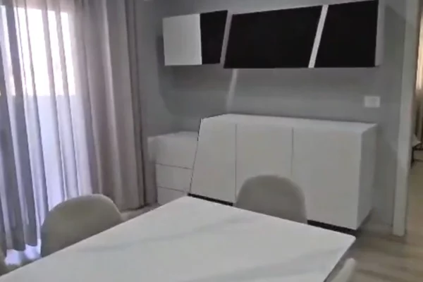 Shtepi me qera Apartament ne Tirane, 2+1, Mobilimi E mobiluar, Pagesa 800  Euro.