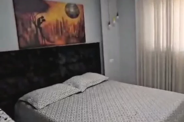 Shtepi me qera Apartament ne Tirane, 2+1, Mobilimi E mobiluar, Pagesa 800  Euro.