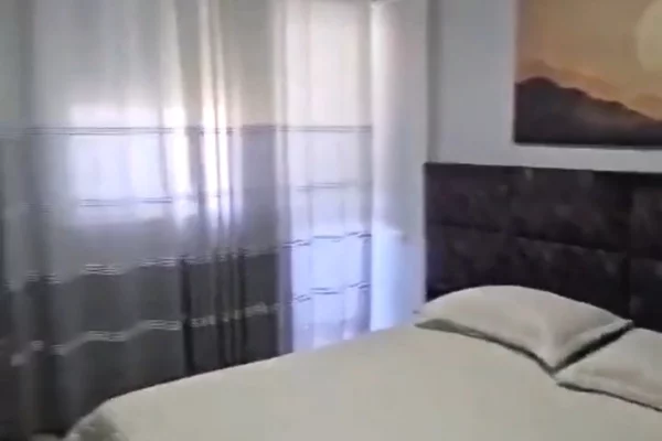 Shtepi me qera Apartament ne Tirane, 2+1, Mobilimi E mobiluar, Pagesa 800  Euro.