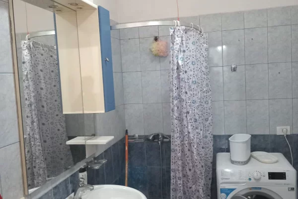 Shtepi me qera Apartament ne Tirane, 2+1, Mobilimi E mobiluar, Pagesa 40,000  Leke.