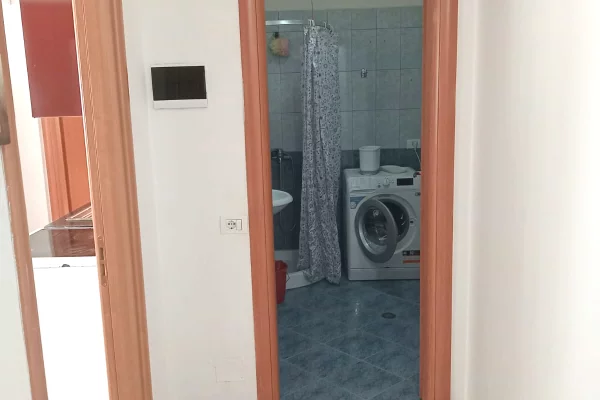 Shtepi me qera Apartament ne Tirane, 2+1, Mobilimi E mobiluar, Pagesa 40,000  Leke.