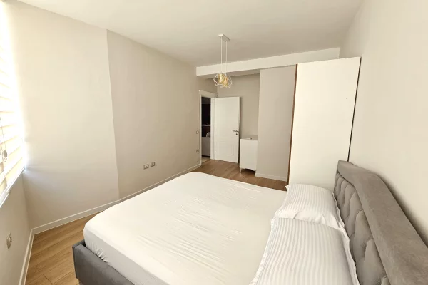 Shtepi me qera Apartament ne Tirane, 2+1, Mobilimi E mobiluar, Pagesa 80,000  Leke.