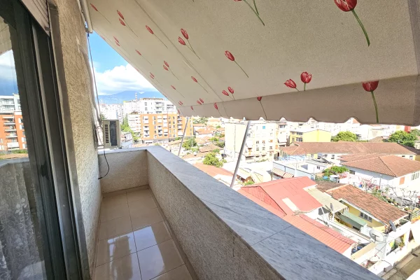 Shtepi me qera Apartament ne Tirane, 2+1, Mobilimi E mobiluar, Pagesa 80,000  Leke.