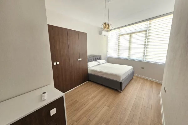 Shtepi me qera Apartament ne Tirane, 2+1, Mobilimi E mobiluar, Pagesa 80,000  Leke.