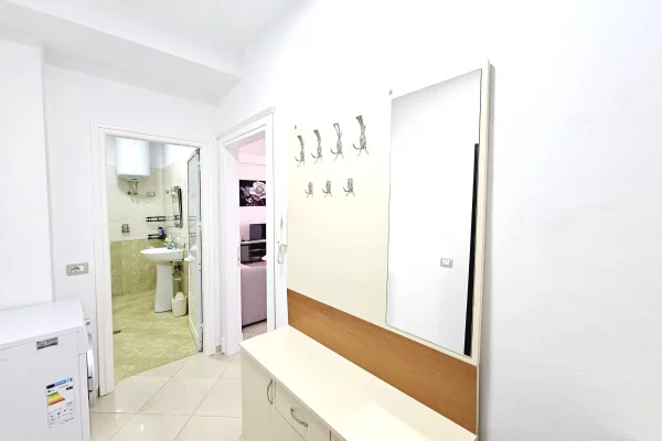 Shtepi me qera Apartament ne Tirane, 2+1, Mobilimi E mobiluar, Pagesa 80,000  Leke.