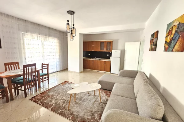 Shtepi me qera Apartament ne Tirane, 2+1, Mobilimi E mobiluar, Pagesa 80,000  Leke.