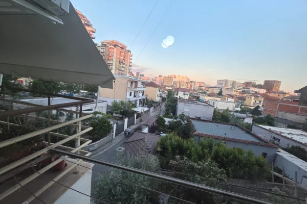 Shtepi me qera Apartament ne Tirane, 2+1, Mobilimi E mobiluar, Pagesa 60,000  Leke.