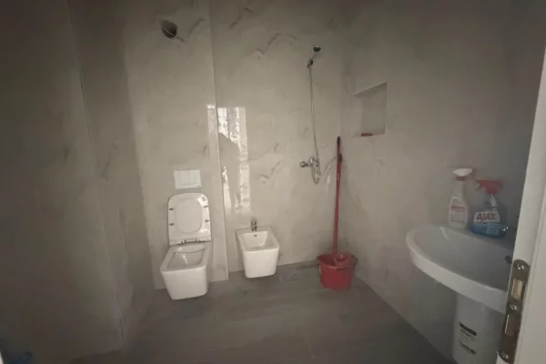 JEPET ME QERA – APARTAMENT 1+1 PER BIZNES 📍 Perballe Ring-ut