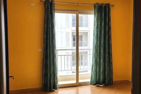 Shtepi me qera Apartament ne Tirane, 2+1, Mobilimi Pjeserisht e mobiluar, Pagesa 550  Euro.
