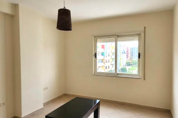 Shtepi me qera Apartament ne Tirane, 2+1, Mobilimi Pjeserisht e mobiluar, Pagesa 550  Euro.
