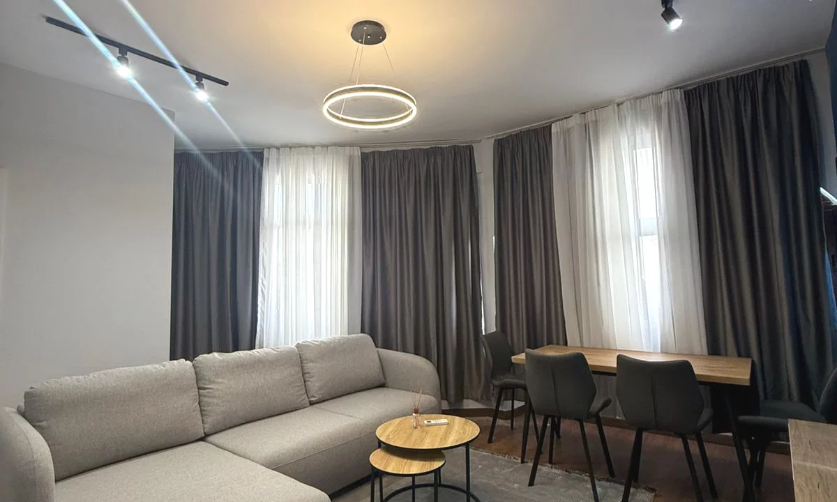 Shtepi ne shitje Shtepi Private ne Tirane, 2+1, Mobilimi E mobiluar, Pagesa 250,000  Euro.