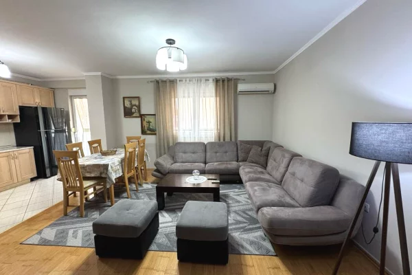Shtepi ne shitje 2+1 ne Tirane - 38,000,000 Leke