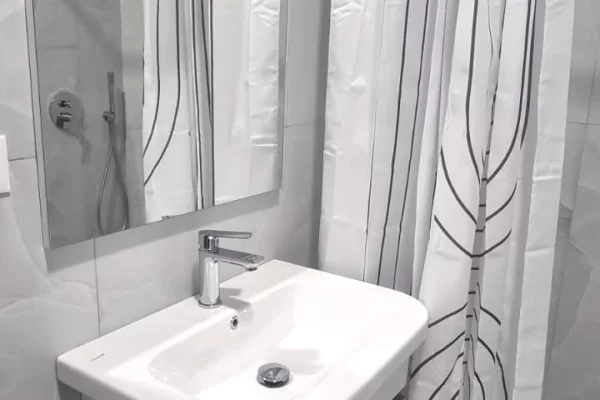 Shtepi me qera Apartament ne Tirane, 1+1, Mobilimi E mobiluar, Pagesa 35,000  Leke.