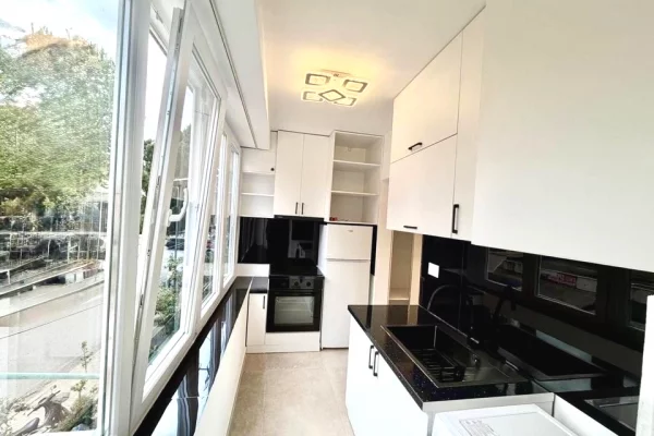 Shtepi ne shitje Apartament ne Tirane, Garsoniere, Mobilimi E mobiluar, Pagesa 83,000,000  Leke.