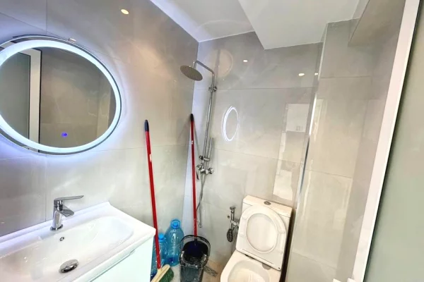Shtepi ne shitje Apartament ne Tirane, Garsoniere, Mobilimi E mobiluar, Pagesa 83,000,000  Leke.