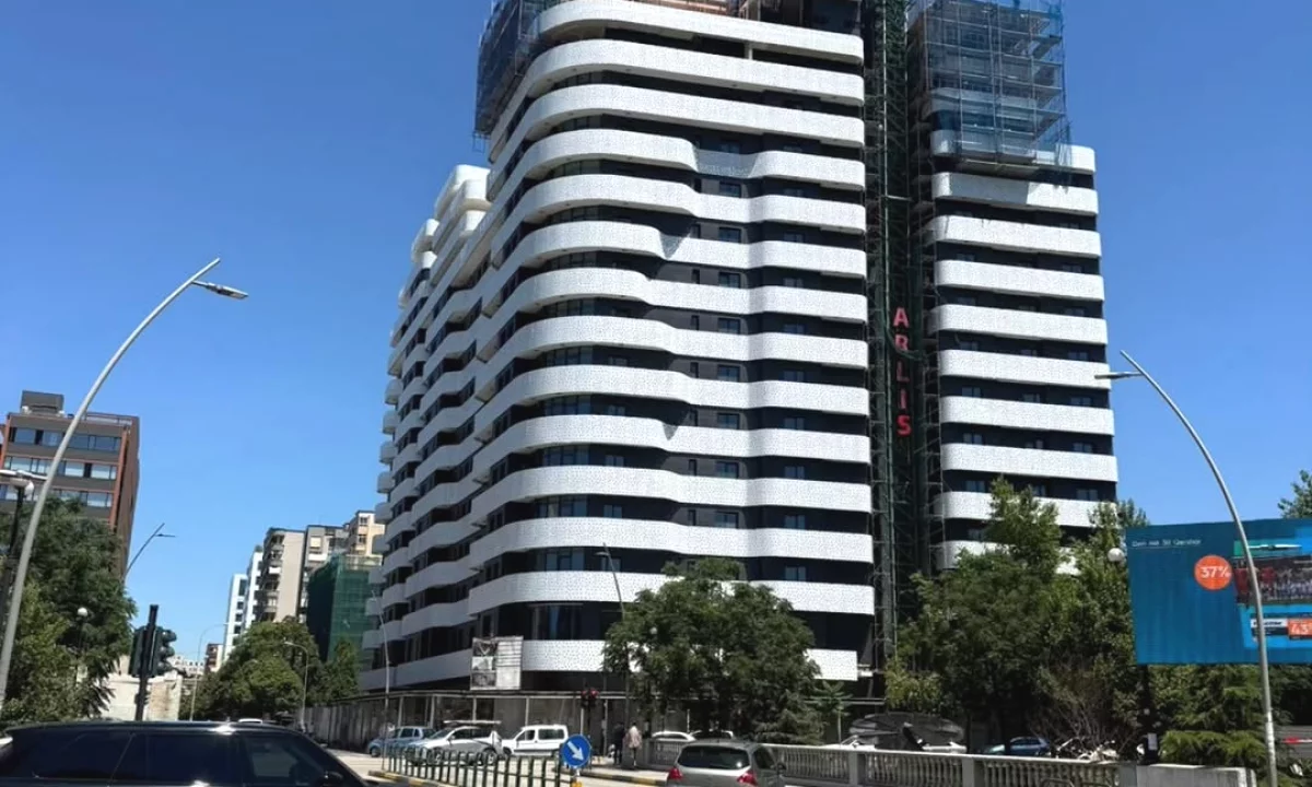 Shtepi ne shitje Apartament ne Tirane, 2+1, Mobilimi Bosh, pa mobiluar, Pagesa 265,200  Euro.