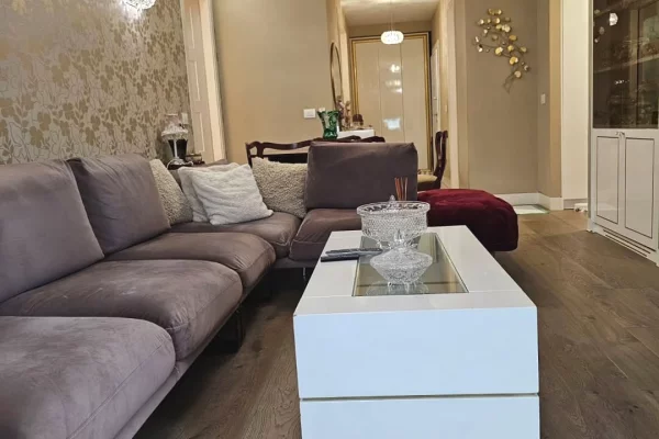Shtepi ne shitje 3+1 ne Tirane - 365,000 Euro